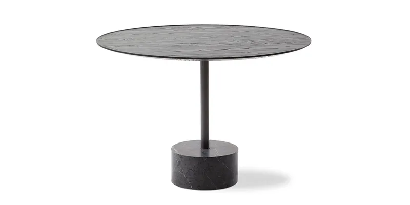 Cassina 9 Dining table